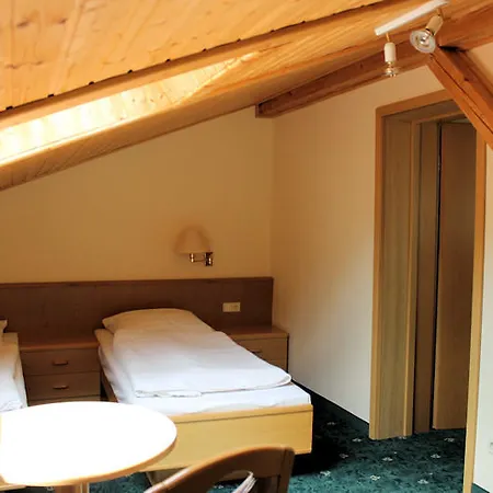 Hotel Waldhotel Hubertus 3*